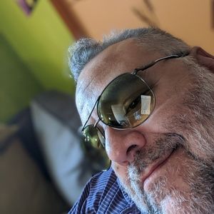 Meet your Posher, Jason